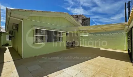 CASA à venda com 2 quartos em Peruíbe, no bairro Balneario Sao Joao Batista