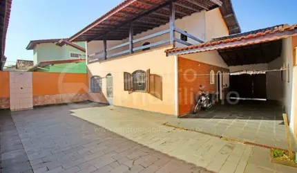 CASA à venda com 3 quartos em Peruíbe, no bairro Balneario Sao Joao Batista