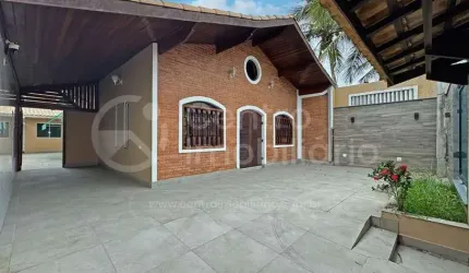 CASA à venda com 3 quartos em Peruíbe, no bairro Jardim Marcia