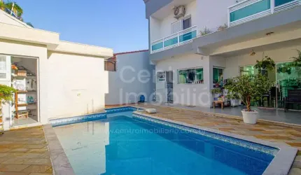 CASA à venda com piscina e 4 quartos em Peruíbe, no bairro Jardim Três Marias