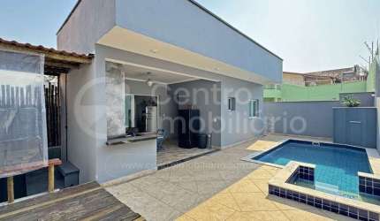 CASA à venda com piscina e 4 quartos em Peruíbe, no bairro Balneário Casa Blanca