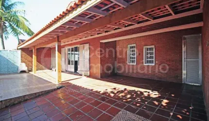 CASA à venda com 3 quartos em Peruíbe, no bairro Jardim Ribamar
