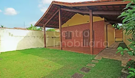 CASA à venda com 2 quartos em Peruíbe, no bairro Belmira Novaes
