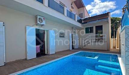 CASA à venda com piscina e 4 quartos em Peruíbe, no bairro Balneario Sambura