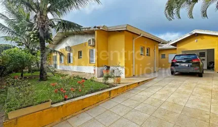 CASA à venda com piscina e 4 quartos em Peruíbe, no bairro Parque Turistico