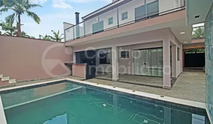 CASA à venda com piscina e 5 quartos em Peruíbe, no bairro Centro