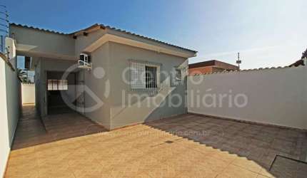 CASA à venda com 2 quartos em Peruíbe, no bairro Jardim Somar
