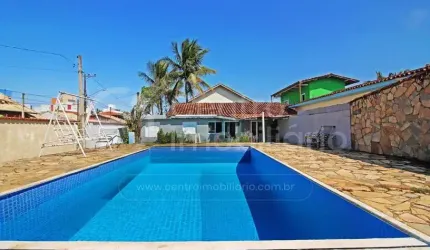 CASA à venda com piscina e 2 quartos em Peruíbe, no bairro Belmira Novaes