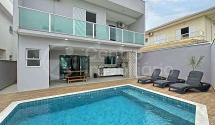 CASA à venda com piscina e 3 quartos em Peruíbe, no bairro Jd Tres Marias