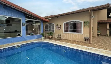 CASA à venda com piscina e 4 quartos em Peruíbe, no bairro Belmira Novaes