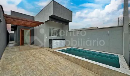 CASA à venda com piscina e 2 quartos em Peruíbe, no bairro Balneario Sao Joao Batista