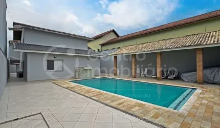 CASA à venda com piscina e 6 quartos em Peruíbe, no bairro Centro