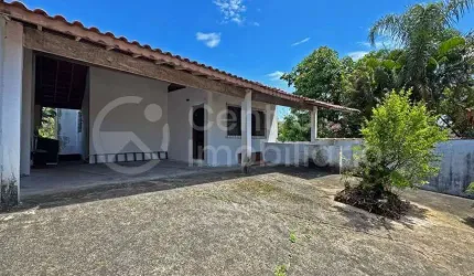 CASA à venda com 2 quartos em Peruíbe, no bairro Centro