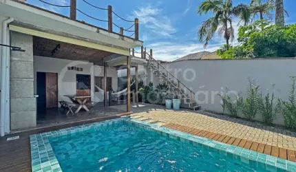 CASA à venda com piscina e 2 quartos em Peruíbe, no bairro Cidade Nova Peruíbe