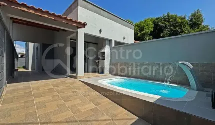 CASA à venda com piscina e 2 quartos em Peruíbe, no bairro Parque Balneario Oasis