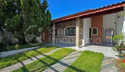 CASA à venda com 3 quartos em Peruíbe, no bairro Parque Balneario Oasis