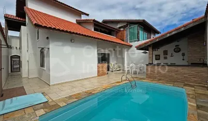 CASA à venda com piscina e 4 quartos em Peruíbe, no bairro Balneário Casa Blanca