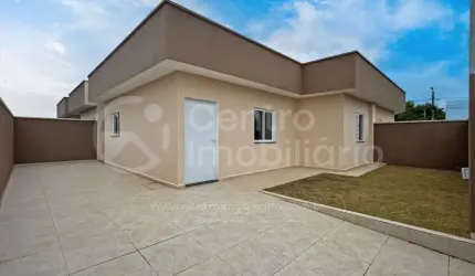 CASA à venda com piscina e 2 quartos em Peruíbe, no bairro Flora Rica III