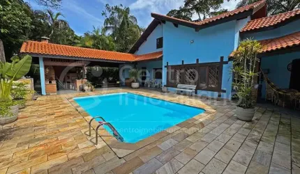 CASA à venda com piscina e 3 quartos em Peruíbe, no bairro Estância São Marcos
