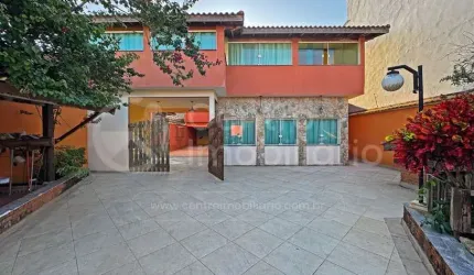CASA à venda com 4 quartos em Peruíbe, no bairro Balneario Arpoador