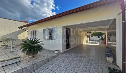 CASA à venda com 2 quartos em Peruíbe, no bairro Stella Maris