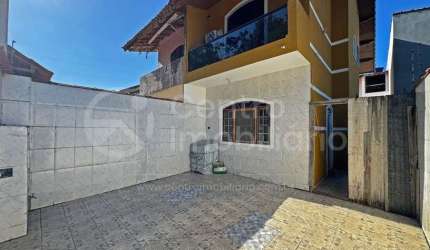 CASA à venda com 2 quartos em Peruíbe, no bairro Balneario Sao Joao Batista