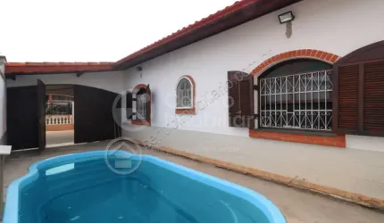 CASA à venda com piscina e 2 quartos em Peruíbe, no bairro Parque Balneario Oasis
