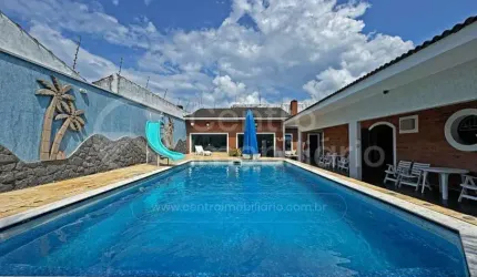 CASA à venda com piscina e 4 quartos em Peruíbe, no bairro Jardim Ribamar