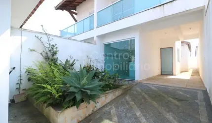 CASA à venda com 3 quartos em Peruíbe, no bairro Parque Balneario Oasis