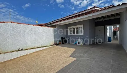 CASA à venda com 2 quartos em Peruíbe, no bairro Parque D Aville