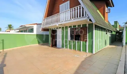 CASA à venda com 3 quartos em Peruíbe, no bairro Jardim Três Marias