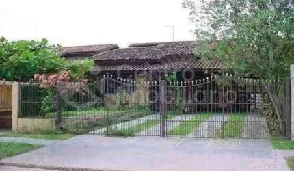CASA à venda com 3 quartos em Peruíbe, no bairro Maria H Novaes