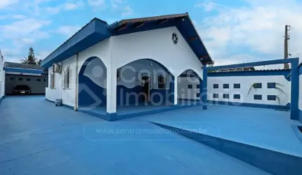CASA à venda com 2 quartos em Peruíbe, no bairro Estancia Balnearia Convento Velho