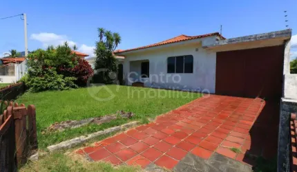 CASA à venda com 2 quartos em Peruíbe, no bairro Balneario Sambura