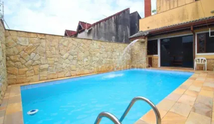 CASA à venda com piscina e 4 quartos em Peruíbe, no bairro Estancia Sao Jose