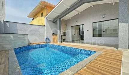 CASA à venda com piscina e 3 quartos em Peruíbe, no bairro Parque Balneario Oasis