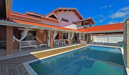 CASA à venda com piscina e 5 quartos em Peruíbe, no bairro Jardim Marcia