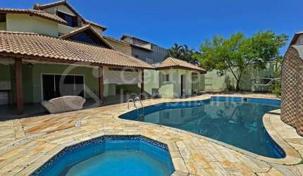 CASA à venda com piscina e 4 quartos em Peruíbe, no bairro Jardim Três Marias
