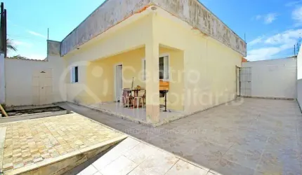 CASA à venda com 2 quartos em Peruíbe, no bairro Balneario Sao Joao Batista