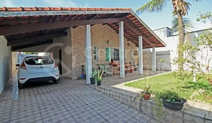 CASA à venda com piscina e 3 quartos em Peruíbe, no bairro Parque Balneario Oasis