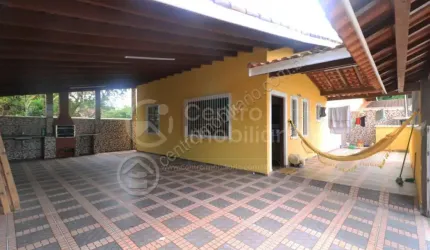 CASA à venda com 2 quartos em Peruíbe, no bairro Jardim Ribamar