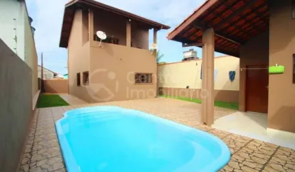 CASA à venda com piscina e 4 quartos em Peruíbe, no bairro Belmira Novaes