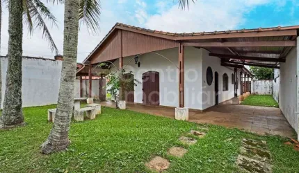 CASA à venda com 3 quartos em Peruíbe, no bairro Belmira Novaes