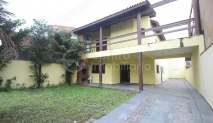 CASA à venda com 2 quartos em Peruíbe, no bairro Maria H Novaes