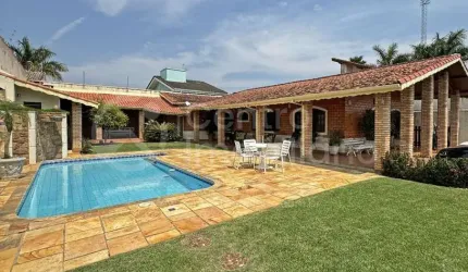 CASA à venda com piscina e 3 quartos em Peruíbe, no bairro Parque Balneario Oasis