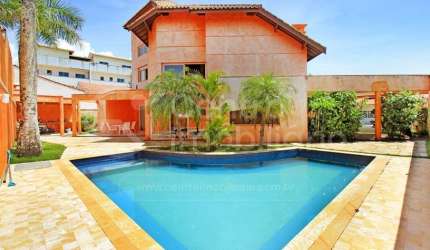 CASA à venda com piscina e 3 quartos em Peruíbe, no bairro Jardim Imperador