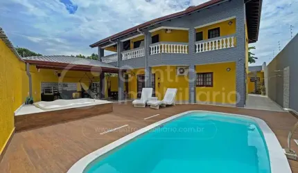 CASA à venda com piscina e 3 quartos em Peruíbe, no bairro Jardim Icaraiba