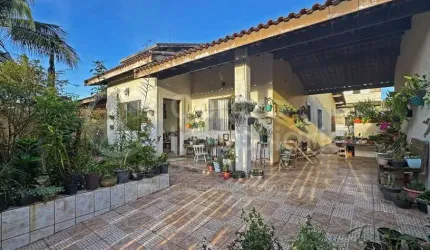 CASA à venda com 2 quartos em Peruíbe, no bairro Parque D Aville