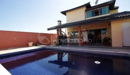 CASA à venda com piscina e 3 quartos em Peruíbe, no bairro Jd Tres Marias