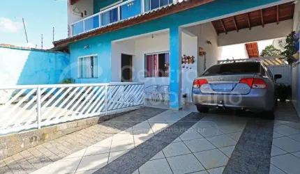 CASA à venda com 4 quartos em Peruíbe, no bairro Centro